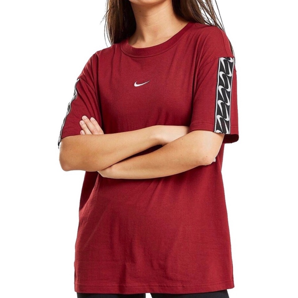 ❗️6 for $20❗️ Nike Red Tape Boyfriend T-shirt